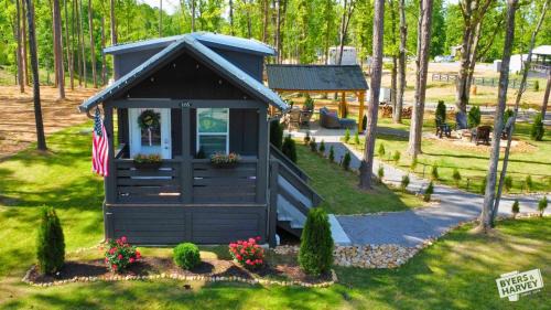 Dover House | Little Dolly (In The Pines at KY Lake) 105 Pine Grove Lane, Dover, TN 37058