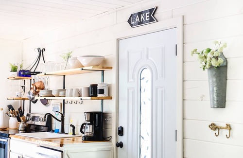 Morganton Cottage | Little Farmhouse Escape Explore Relax