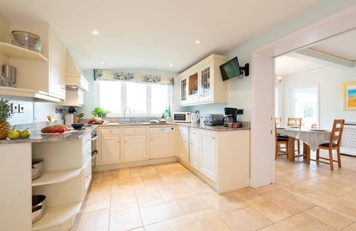 Bembridge Cottage | Little Forelands - a house that sleeps 10 guests in 5 bedrooms