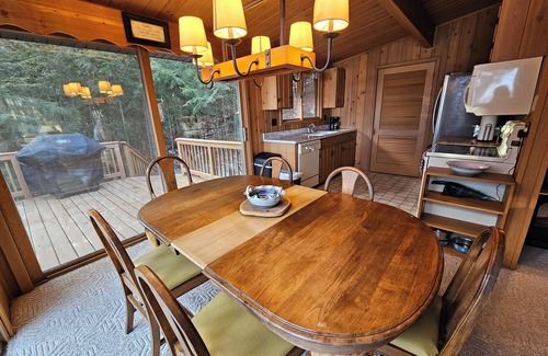 Three Lakes House | Little Fork Landing-Cozy, Clean Lakefront Retreat on Three Lakes Chain of Lakes
