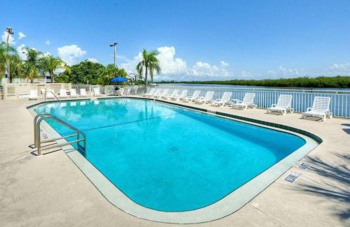 Ruskin Apartment | Little Harbor Resort #114 Tampa Bay FL Beach, Bayside & 2 Pools