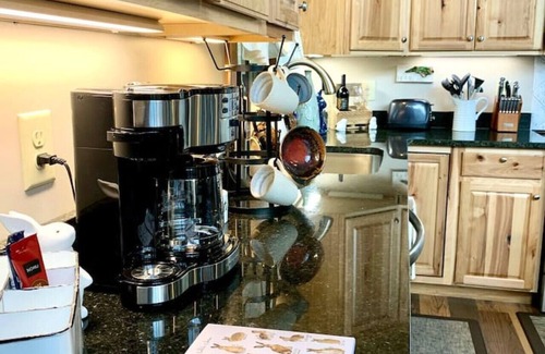 Deep Gap House | Little Hare Hideaway*Hot Tub*Pets OK*FP