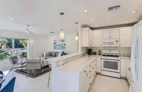 West Palm Beach House | Little Havana - Unwind in a Tropical Garden Retreat with Private Pool