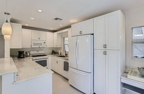 West Palm Beach House | Little Havana - Unwind in a Tropical Garden Retreat with Private Pool