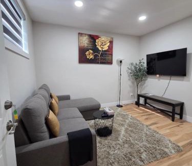 Southwest Calgary House | Little Heaven 2BR southwest Calgary