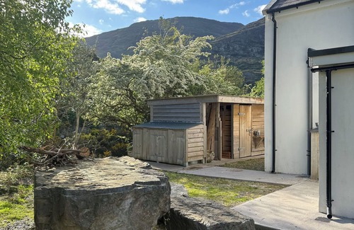 Ardnatrush Cottage | Little Heaven Glengarriff - Your secluded valley hide-away.