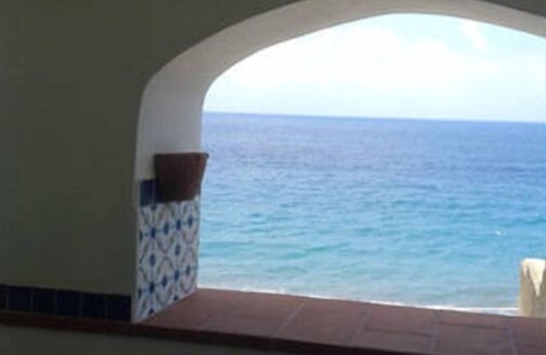 Lipari House | Little house by the sea