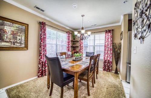 Branson House | Little House on the Fairway- Luxury Golf Condo
