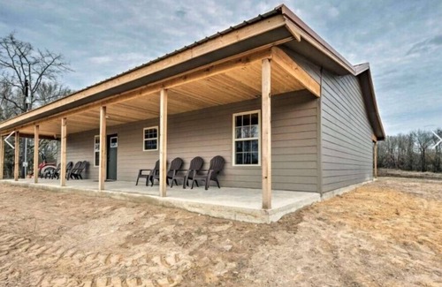 Golden Cabin | Little House on the Prairie 3 Bed Luxury Cabin Mins from Mt. Fork River