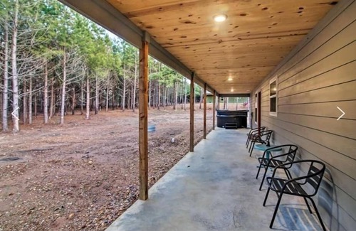 Golden Cabin | Little House on the Prairie 3 Bed Luxury Cabin Mins from Mt. Fork River