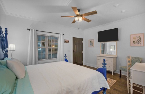 Washington Hotel | Little Inn on Main 214 West Main Street