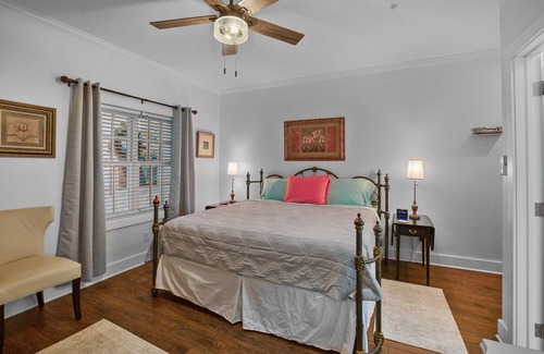 Washington Hotel | Little Inn on Main 214 West Main Street