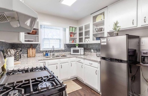 Memphis House | Little Johns Cottage Memphis, Pet-friendly, Parking, Fenced Yard, Quiet Area