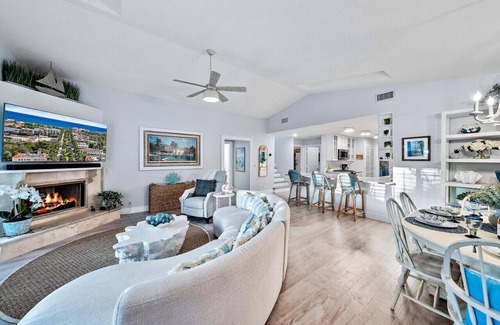 Juno Beach Apartment | Little Key West, Private Beach Entry 1 Minute Walk