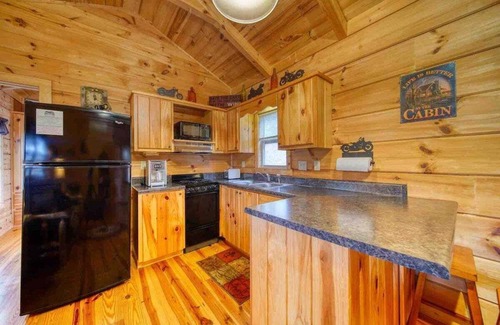 Blairsville Cabin | Little Mia's Mountain View Cabin