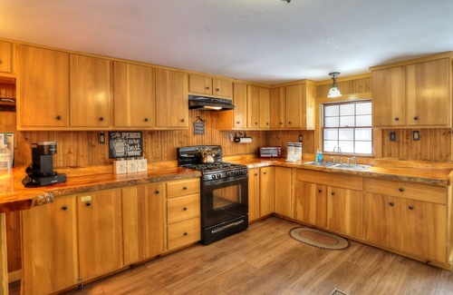 Rangeley Plantation House | Little Moose Cabin - ATV and snowmobile from your door!