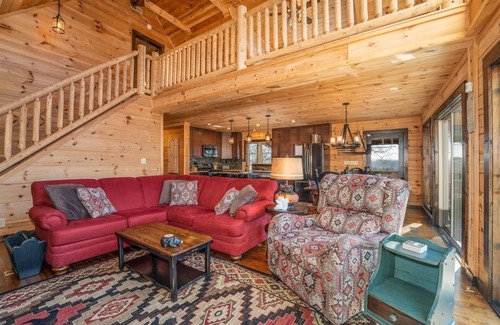 Pisgah Forest Cabin | Little Mountain Lodge | 3 Bed, 3 Bath