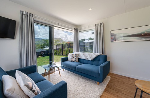 Lower Shotover Apartment | Little Piece of Paradise - with Mountain views