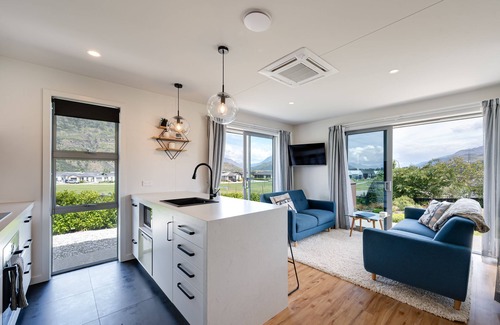 Lower Shotover Apartment | Little Piece of Paradise - with Mountain views