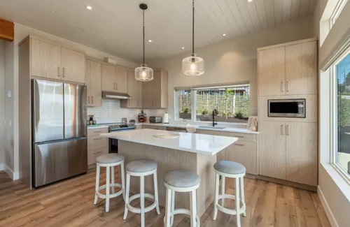 Central Okanagan House | Little Quail Guest House