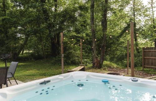 Logan House | Little Redwood - Hocking Hills, Hot Tub & Games