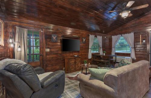 Logan House | Little Redwood - Hocking Hills, Hot Tub & Games