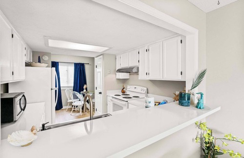 Little River Condo | Little River Condo | Renovated + Near Beach