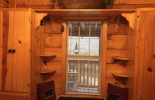 Sparta Cabin | Little River Waterfront Cozy Cabin