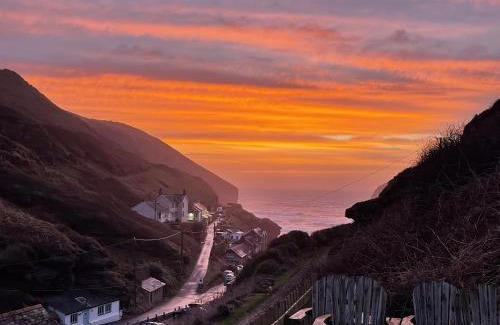 Trebarwith Strand House | Little Ruffo