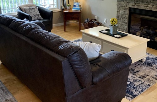 Taylorsville Cottage | Little Slice of Heaven Cottage-Stunnig View and Hot Tub
