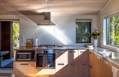 Oneroa House | LITTLE TIRI COTTAGE | Coast & Country | WINTER DEAL - Stay for 3, Pay for 2