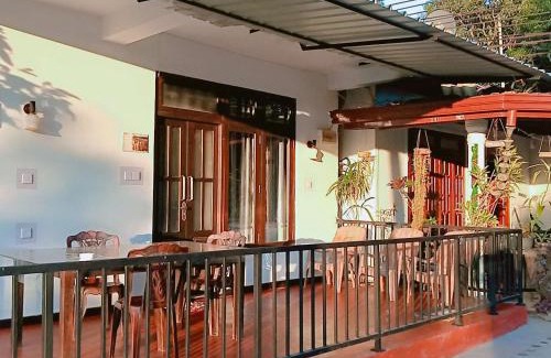 Ambagollapathana Bed & Breakfast | Littleadams View