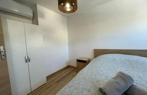 Saint-Martin-du-Littoral Apartment | Littoral Studio