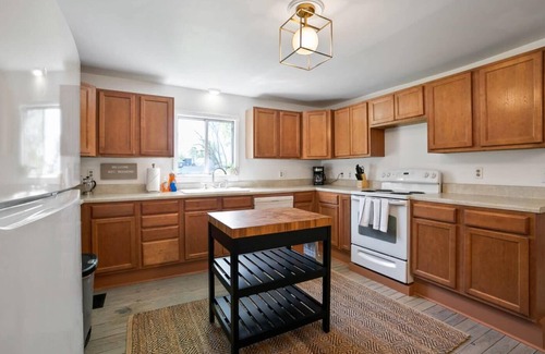 Oakley House | LIV Biltmore - 3BD/2BA - Asheville