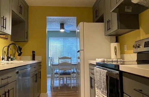 North Juanita Apartment | Livable A in kirkland