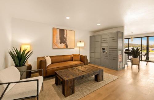 Smyrna Hotel | LivAway Suites Nashville-Smyrna