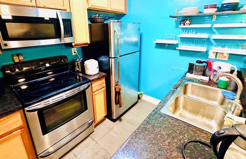 Westwood Condo | Live in Style and Convenience Near UCLA, Beverly Hills, and Santa Monica!