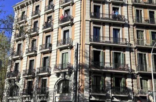 Sant Antoni Apartment | Live Like a Local in Central Barcelona – 3BR Apartment with Balconies
