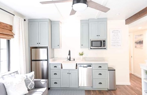 Prather Cottage | Live Oak Cottage- Adorable-2 beds Christian Owned