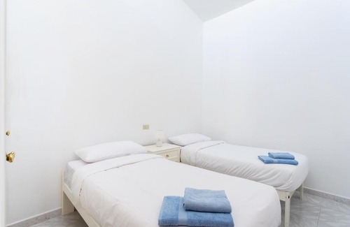 Abades Apartment | Live playa chica abades