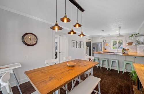 Largo House | Live Simply Cottage: Spacious 4-Bedroom Home in Clearwater