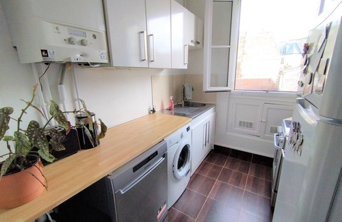 Hopital Saint-Louis Apartment | LIVE THE CANAL SAINT MARTIN