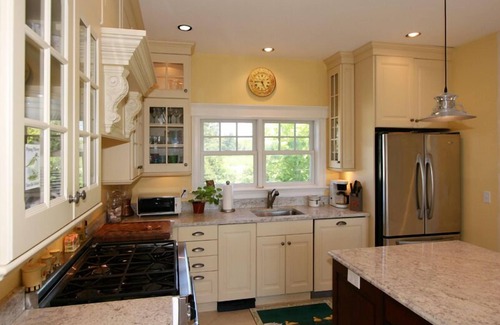 East Orleans House | Live the Good Life! Heated Pool, Walk to Ocean Beaches, Sleeps 12 in 6 rooms