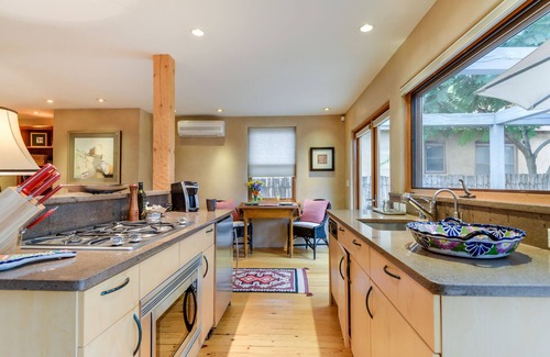 Downtown Santa Fe House | Live The Railyard Arts District In Style. Walk to restaurants and Plaza