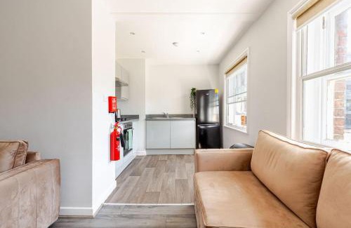 Chinatown Apartment | Liverpool City Stay 1-Bed apartment with 2 Sofa Beds, Sleeps up to 6