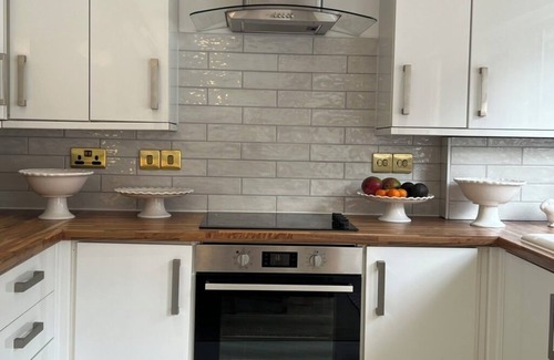 Liverpool House | Liverpool Coco House | Stylish 3-Bed Near Lark Lane & Sefton Park | Free Parking