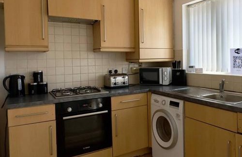 Hunts Cross House | Liverpool Home from Home Sleeps 4 Free Parking Pass the Keys