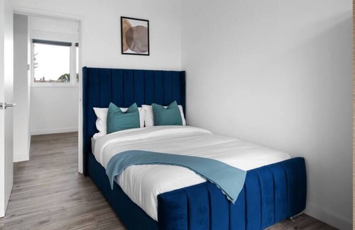 Aylesbury Apartment | Livestay Modern 2Bed Apt / Balcony in Aylesbury9