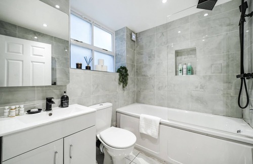 Larkhall Apartment | Livestay - Trendy 2 Bed Clapham Apartment