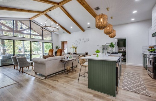 Gun Barrel City House | Livin' La Vida Lago